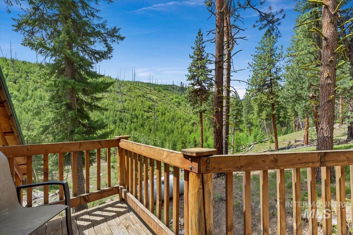 150 W Yuba Vista Dr, Atlanta, Idaho 83716, 2 Bedrooms, 2 Bathrooms, Residential For Sale, Price $392,000, 98950304