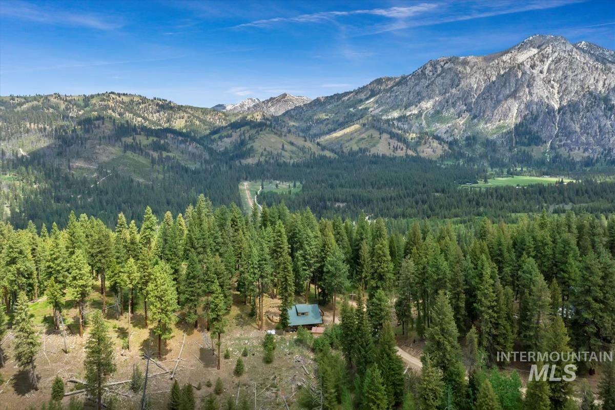 150 W Yuba Vista Dr, Atlanta, Idaho 83716, 2 Bedrooms, 2 Bathrooms, Residential For Sale, Price $392,000, 98950304