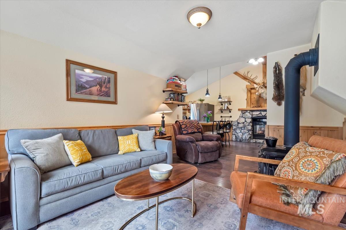 150 W Yuba Vista Dr, Atlanta, Idaho 83716, 2 Bedrooms, 2 Bathrooms, Residential For Sale, Price $392,000, 98950304