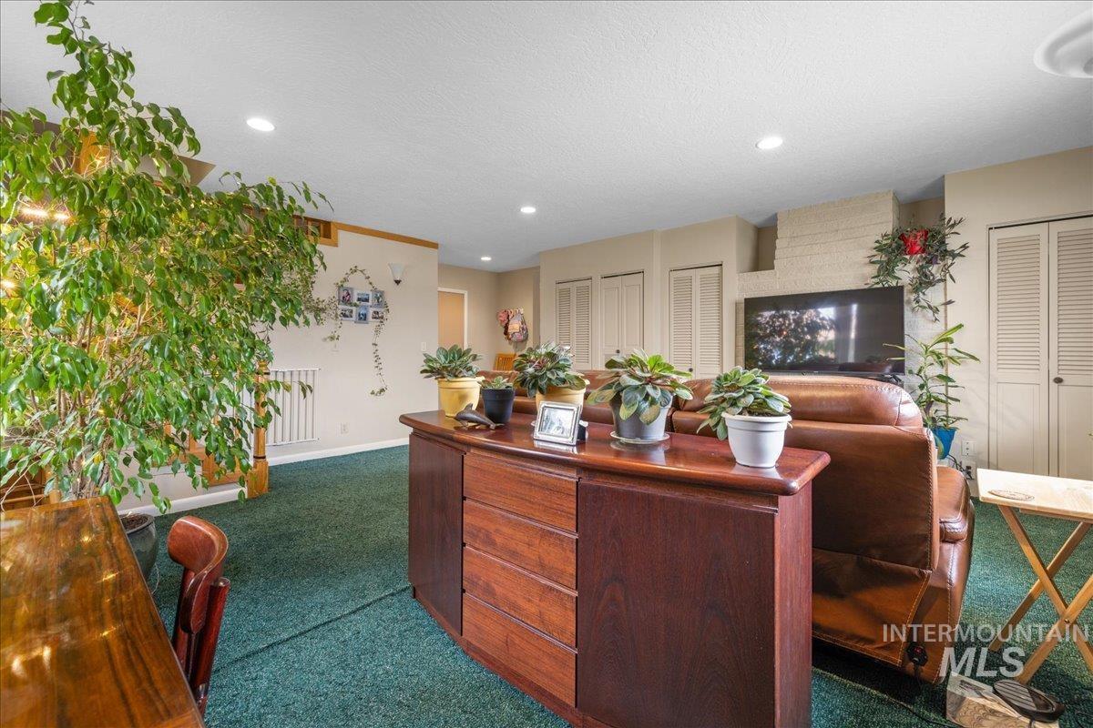 712 S.W 4th SW 4th, Fruitland, Idaho 83660, 4 Bedrooms, 4 Bathrooms, Residential For Sale, Price $419,900, 98950309