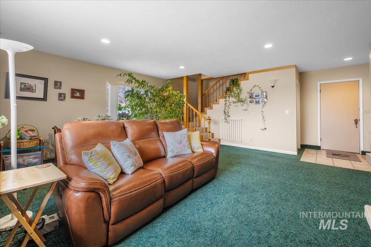 712 S.W 4th SW 4th, Fruitland, Idaho 83660, 4 Bedrooms, 4 Bathrooms, Residential For Sale, Price $419,900, 98950309