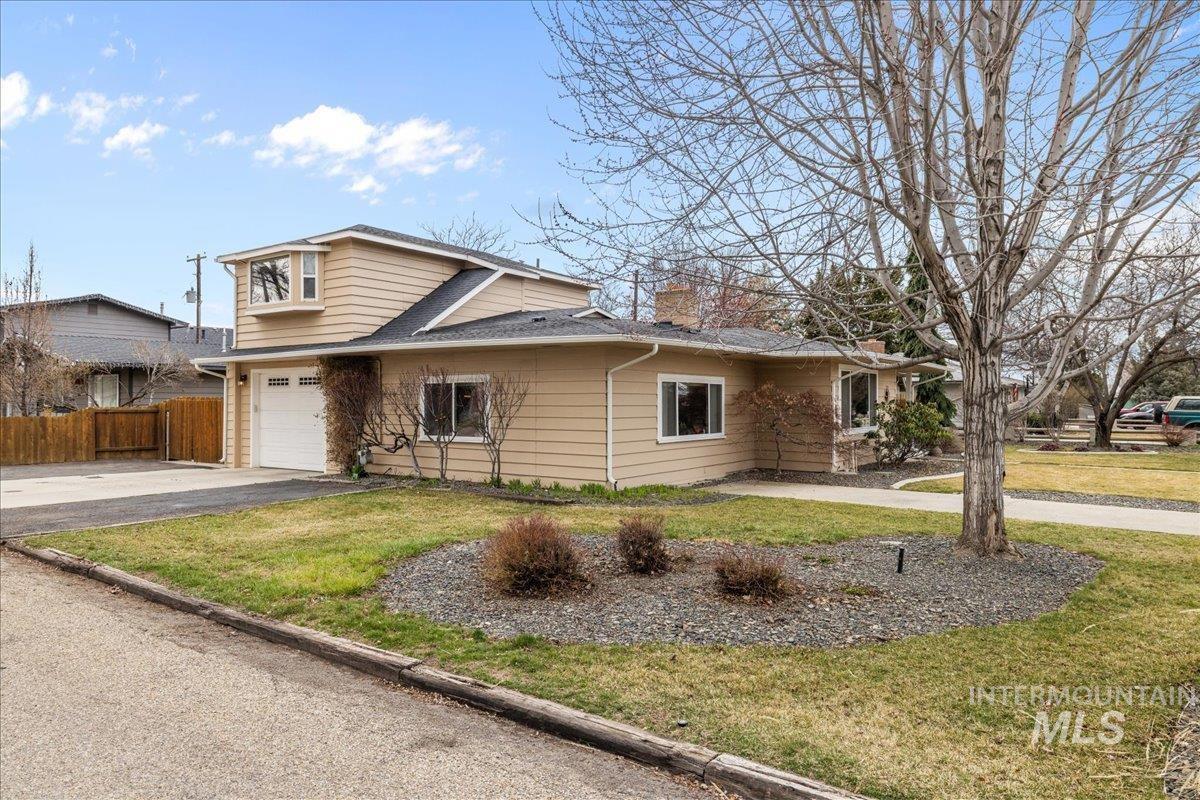 712 S.W 4th SW 4th, Fruitland, Idaho 83660, 4 Bedrooms, 4 Bathrooms, Residential For Sale, Price $419,900, 98950309