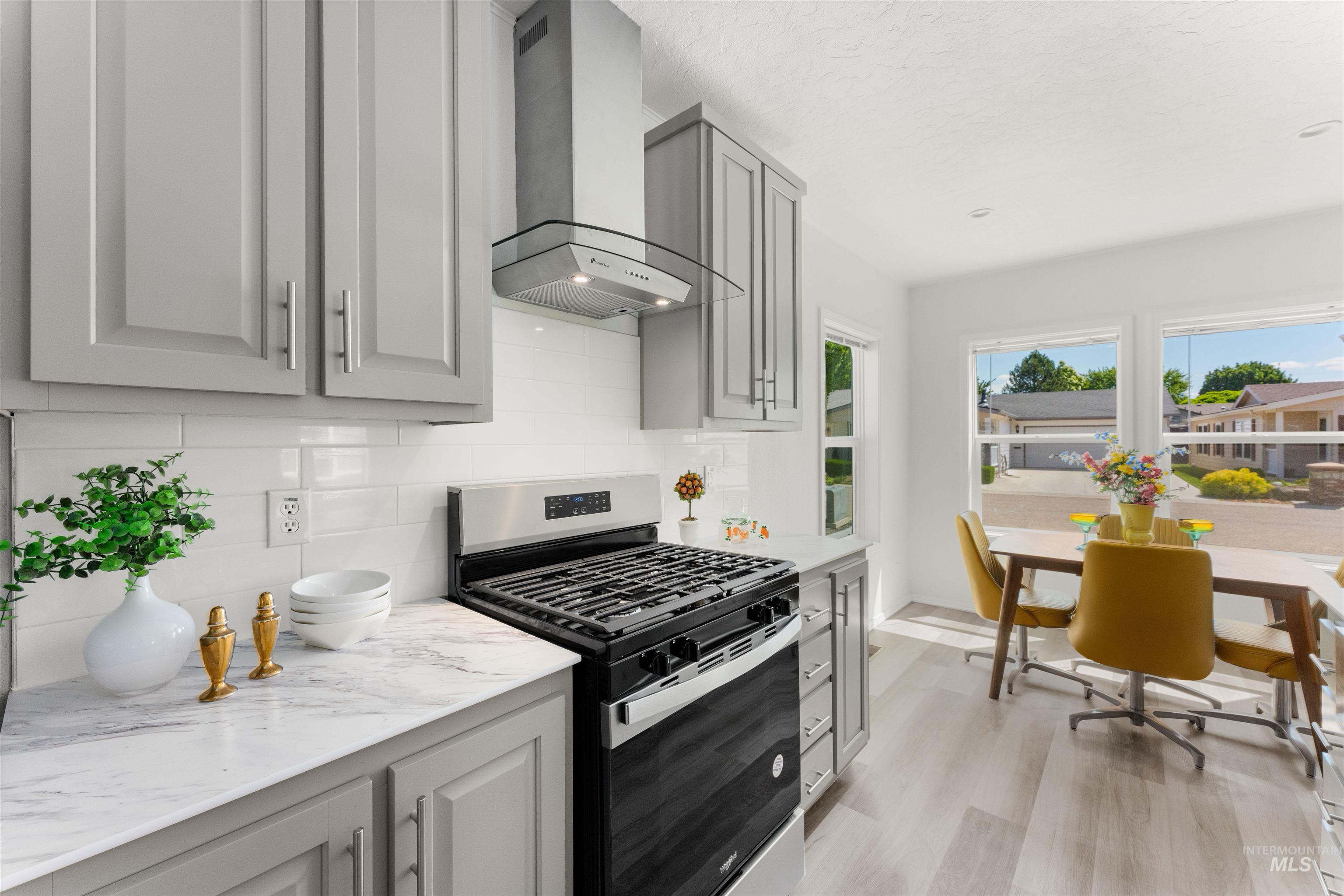 421 S Curtis Rd, Boise, Idaho 83705, 3 Bedrooms, 2 Bathrooms, Residential For Sale, Price $285,000, 98950316