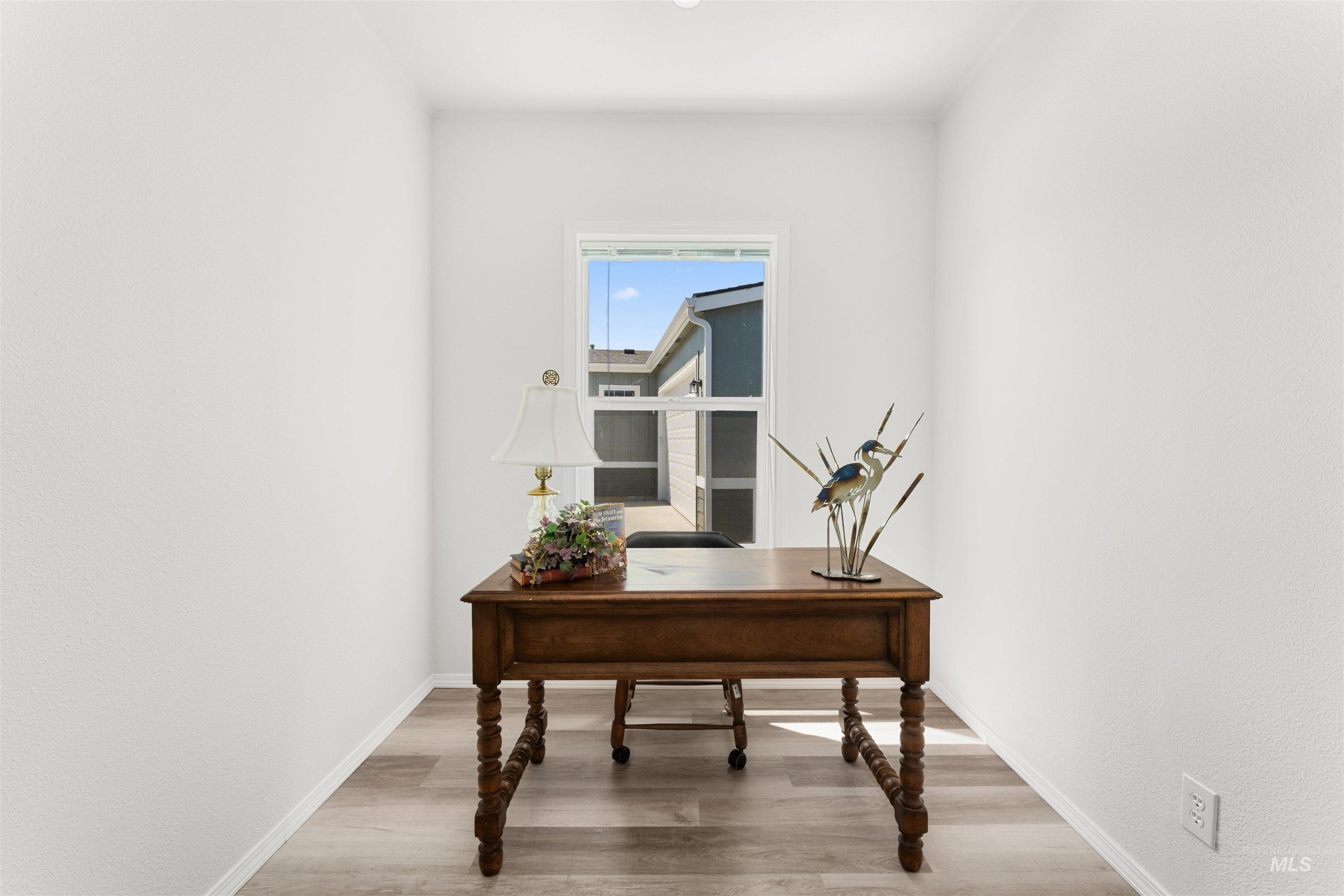 421 S Curtis Rd, Boise, Idaho 83705, 3 Bedrooms, 2 Bathrooms, Residential For Sale, Price $285,000, 98950316