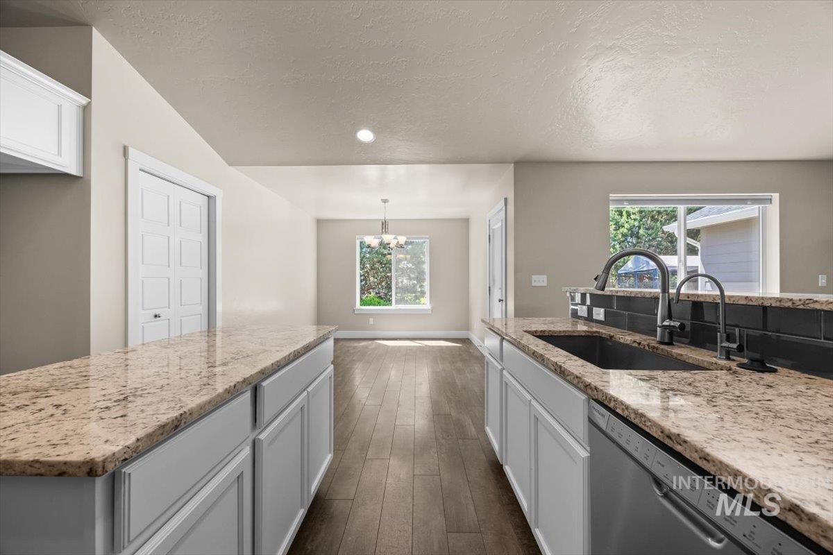 4991 N Sun Shimmer Ave, Meridian, Idaho 83646, 5 Bedrooms, 3 Bathrooms, Residential For Sale, Price $614,900, 98950326