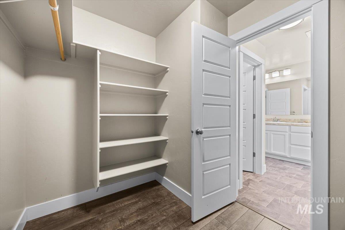 4991 N Sun Shimmer Ave, Meridian, Idaho 83646, 5 Bedrooms, 3 Bathrooms, Residential For Sale, Price $614,900, 98950326