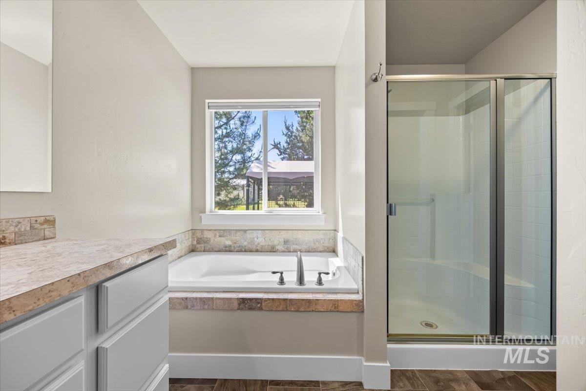 4991 N Sun Shimmer Ave, Meridian, Idaho 83646, 5 Bedrooms, 3 Bathrooms, Residential For Sale, Price $614,900, 98950326