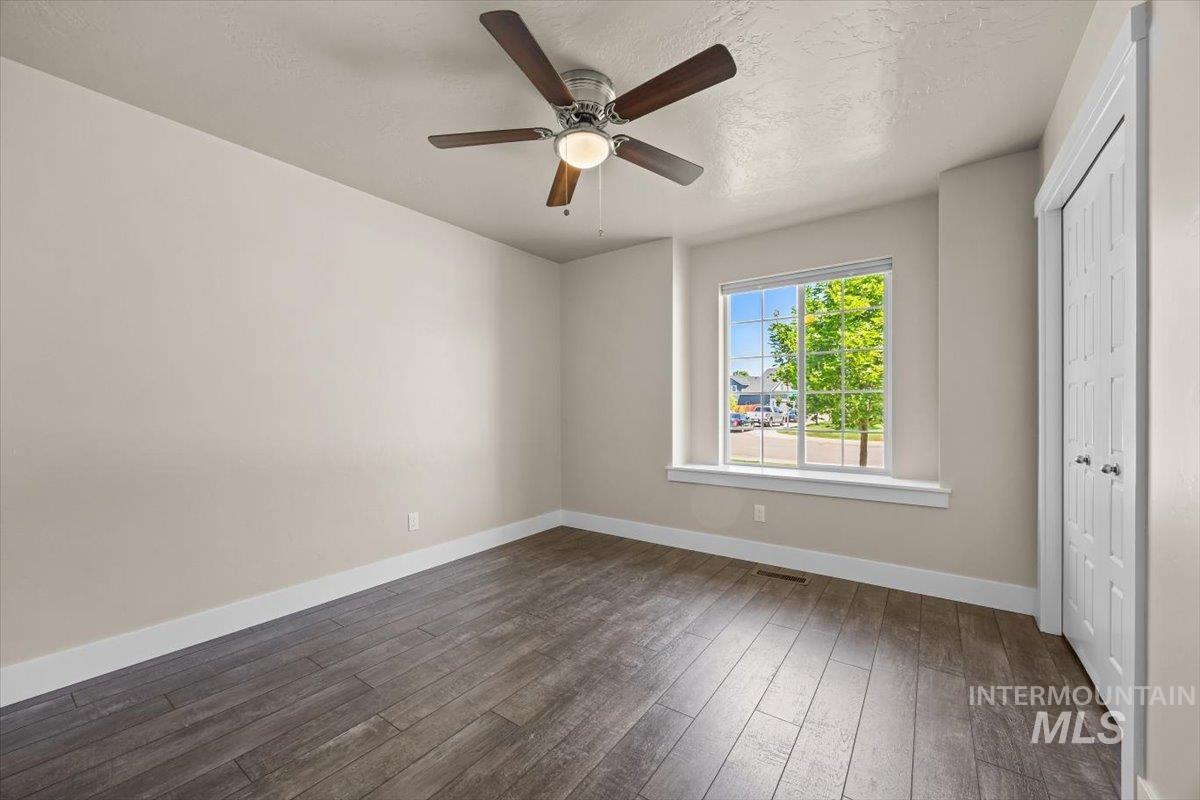 4991 N Sun Shimmer Ave, Meridian, Idaho 83646, 5 Bedrooms, 3 Bathrooms, Residential For Sale, Price $614,900, 98950326