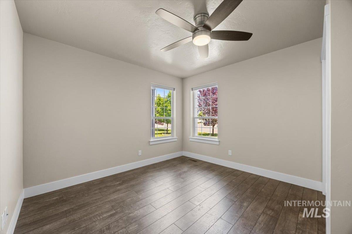 4991 N Sun Shimmer Ave, Meridian, Idaho 83646, 5 Bedrooms, 3 Bathrooms, Residential For Sale, Price $614,900, 98950326