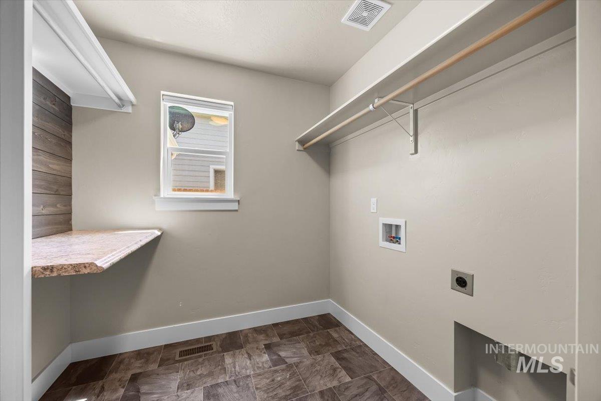 4991 N Sun Shimmer Ave, Meridian, Idaho 83646, 5 Bedrooms, 3 Bathrooms, Residential For Sale, Price $624,900, 98950326