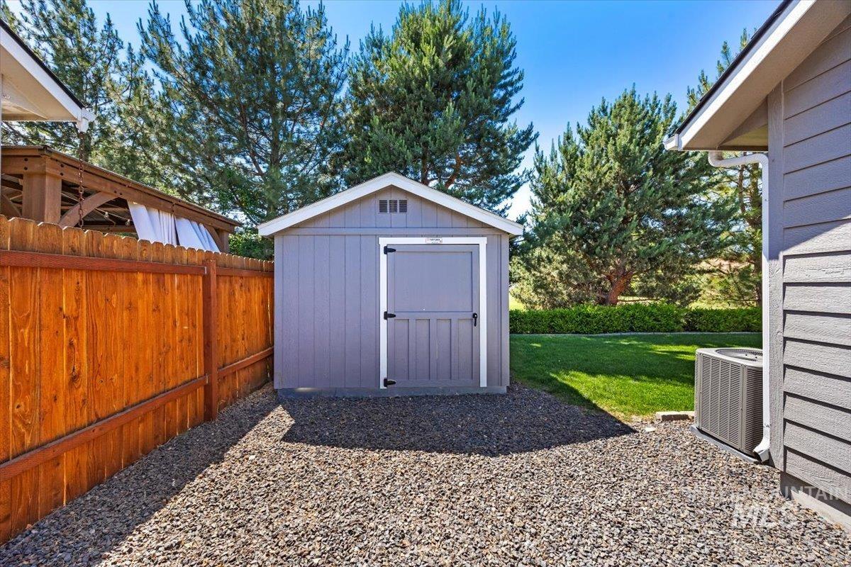 4991 N Sun Shimmer Ave, Meridian, Idaho 83646, 5 Bedrooms, 3 Bathrooms, Residential For Sale, Price $614,900, 98950326