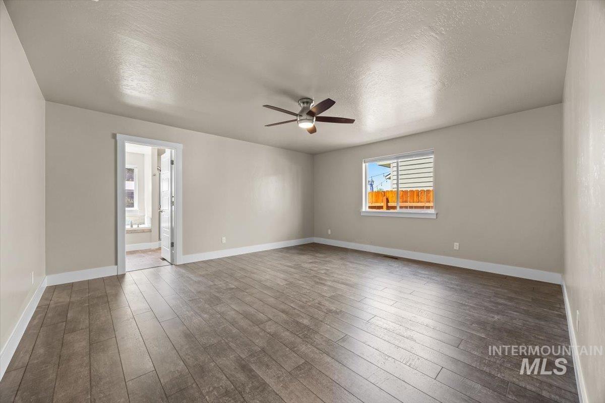 4991 N Sun Shimmer Ave, Meridian, Idaho 83646, 5 Bedrooms, 3 Bathrooms, Residential For Sale, Price $624,900, 98950326