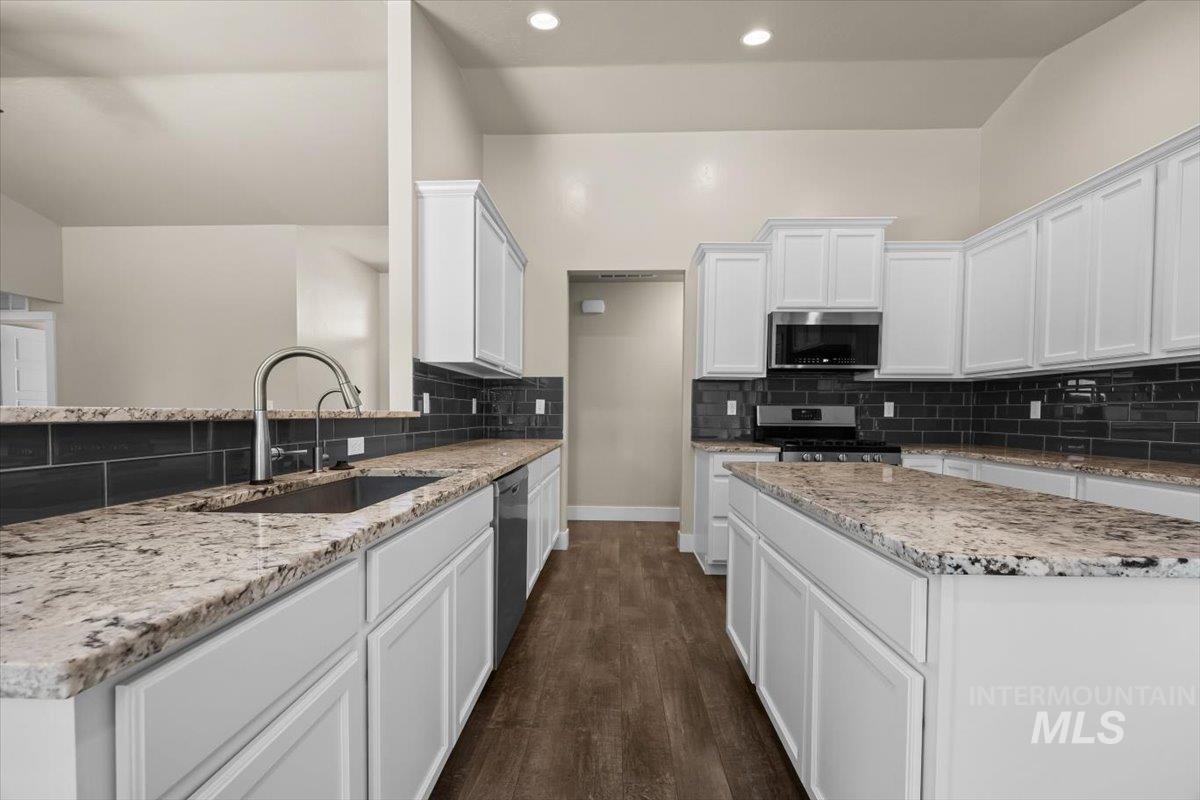 4991 N Sun Shimmer Ave, Meridian, Idaho 83646, 5 Bedrooms, 3 Bathrooms, Residential For Sale, Price $614,900, 98950326