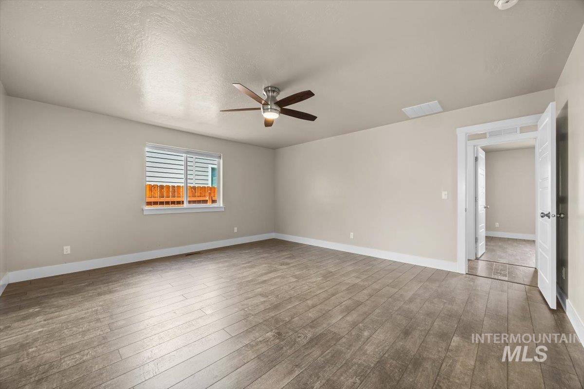 4991 N Sun Shimmer Ave, Meridian, Idaho 83646, 5 Bedrooms, 3 Bathrooms, Residential For Sale, Price $624,900, 98950326