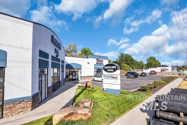 6728-6734 W State Street, Boise, ID 83714, Garden City, Idaho 83714, Business/Commercial For Sale, Price $215,059,200, 98950339