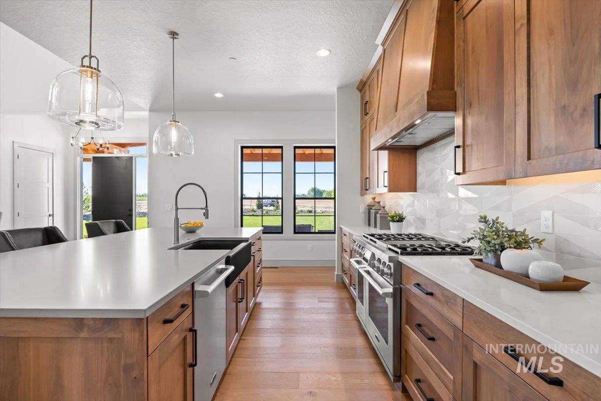 8860 Kemp Rd, Middleton, Idaho 83607, 4 Bedrooms, 2.5 Bathrooms, Residential For Sale, Price $1,595,000, 98950392