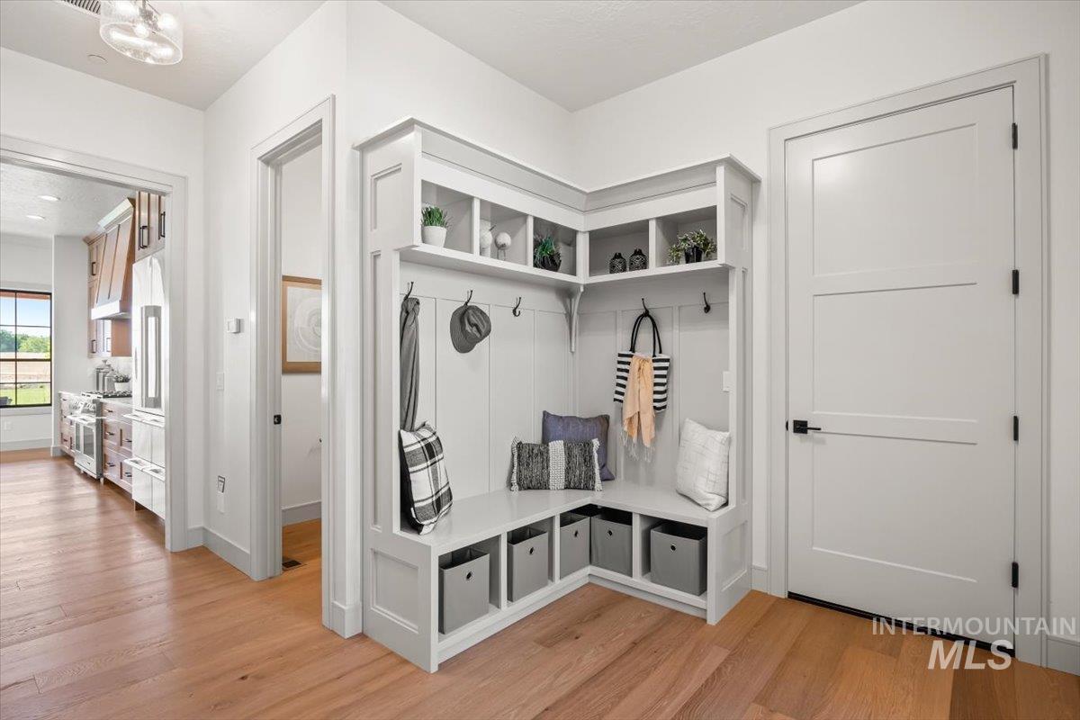 8860 Kemp Rd, Middleton, Idaho 83607, 4 Bedrooms, 2.5 Bathrooms, Residential For Sale, Price $1,595,000, 98950392