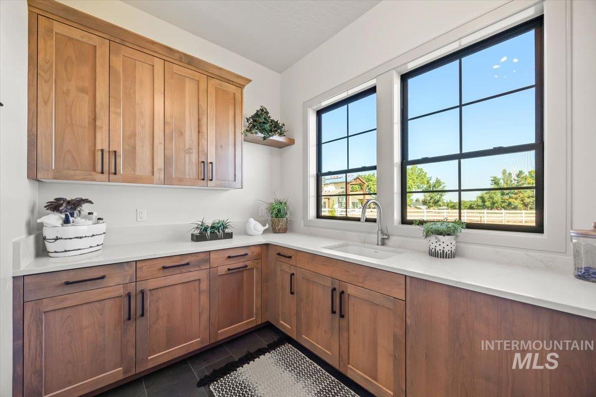 8860 Kemp Rd, Middleton, Idaho 83607, 4 Bedrooms, 2.5 Bathrooms, Residential For Sale, Price $1,595,000, 98950392