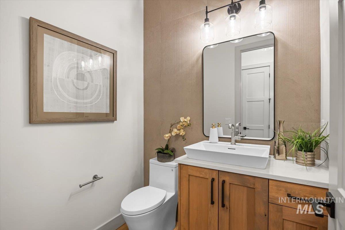 8860 Kemp Rd, Middleton, Idaho 83607, 4 Bedrooms, 2.5 Bathrooms, Residential For Sale, Price $1,595,000, 98950392