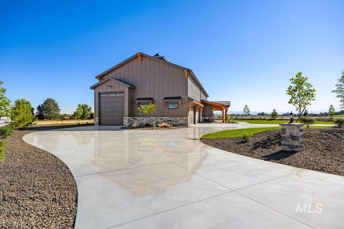 8860 Kemp Rd, Middleton, Idaho 83607, 4 Bedrooms, 2.5 Bathrooms, Residential For Sale, Price $1,595,000, 98950392