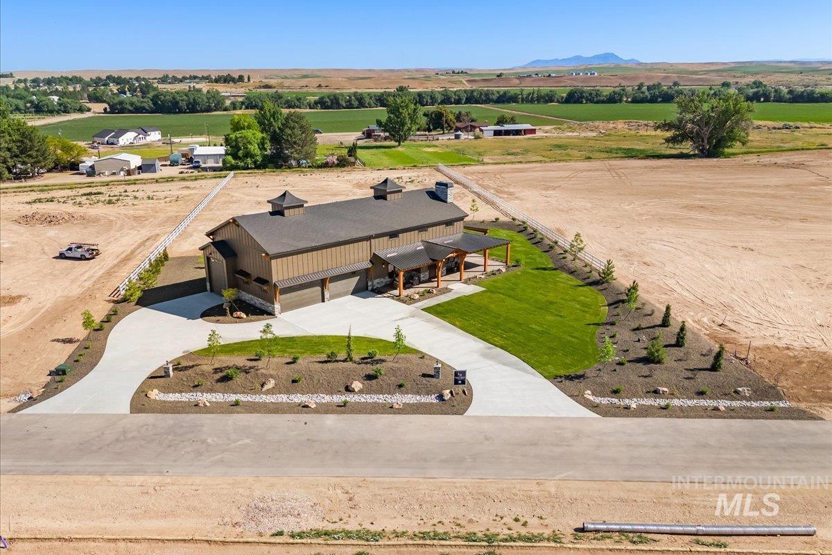 8860 Kemp Rd, Middleton, Idaho 83607, 4 Bedrooms, 2.5 Bathrooms, Residential For Sale, Price $1,595,000, 98950392