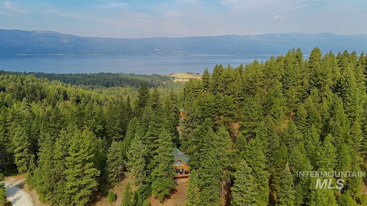 1650 Crown Point Parkway, Cascade, Idaho 83611, 3 Bedrooms, 3 Bathrooms, Residential For Sale, Price $879,000, 98950403