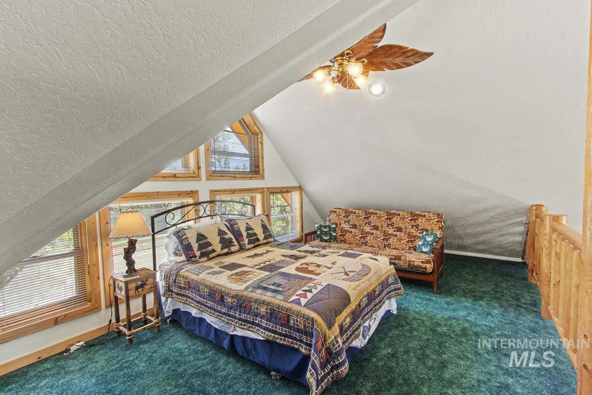 1650 Crown Point Parkway, Cascade, Idaho 83611, 3 Bedrooms, 3 Bathrooms, Residential For Sale, Price $879,000, 98950403