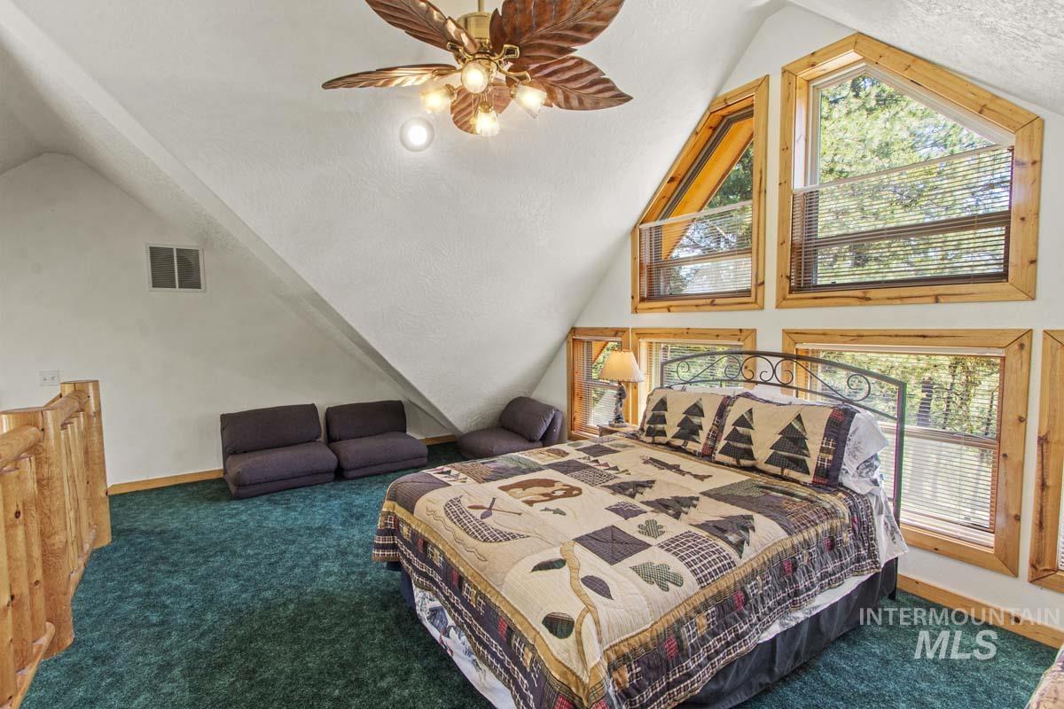 1650 Crown Point Parkway, Cascade, Idaho 83611, 3 Bedrooms, 3 Bathrooms, Residential For Sale, Price $879,000, 98950403