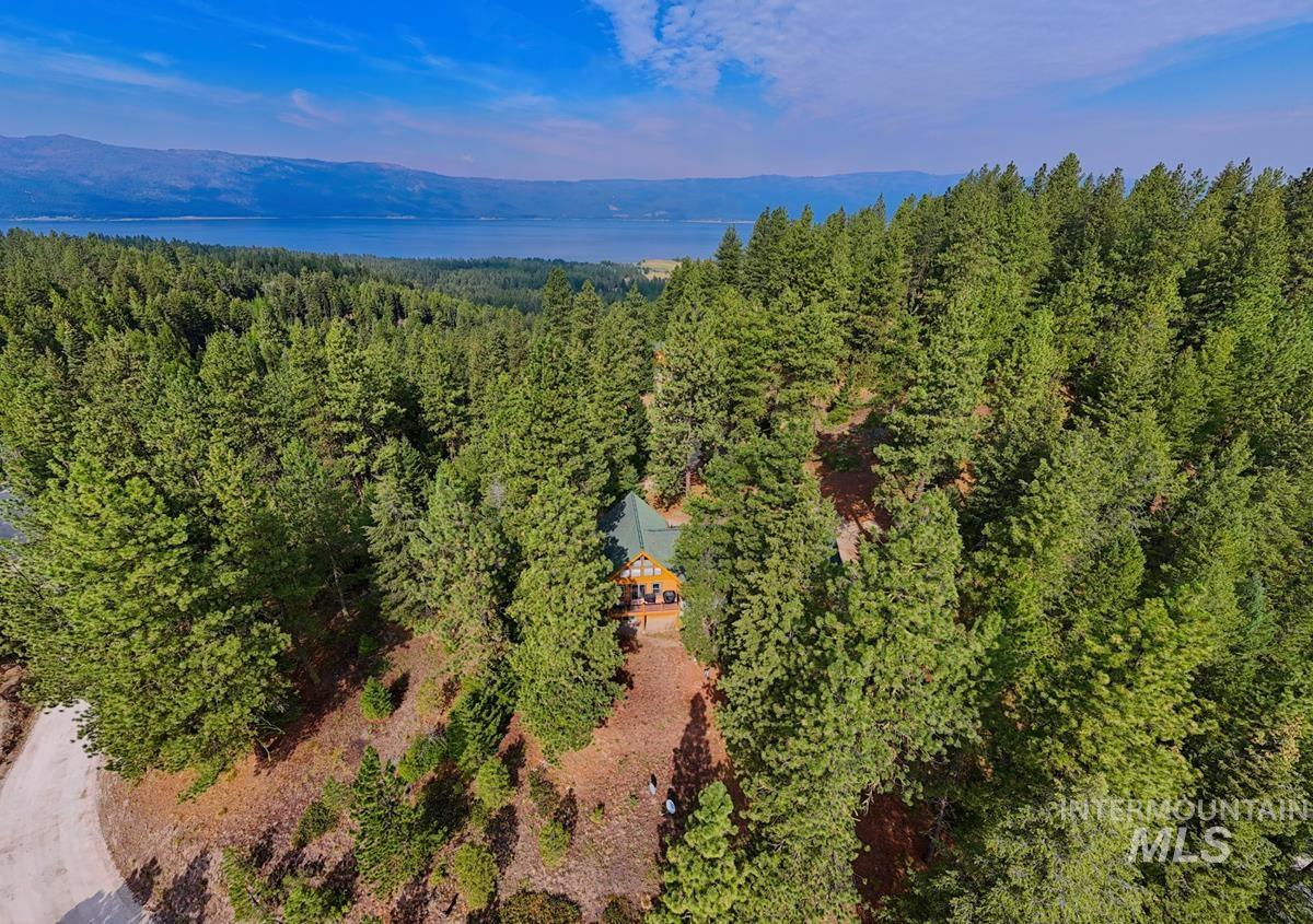 1650 Crown Point Parkway, Cascade, Idaho 83611, 3 Bedrooms, 3 Bathrooms, Residential For Sale, Price $879,000, 98950403