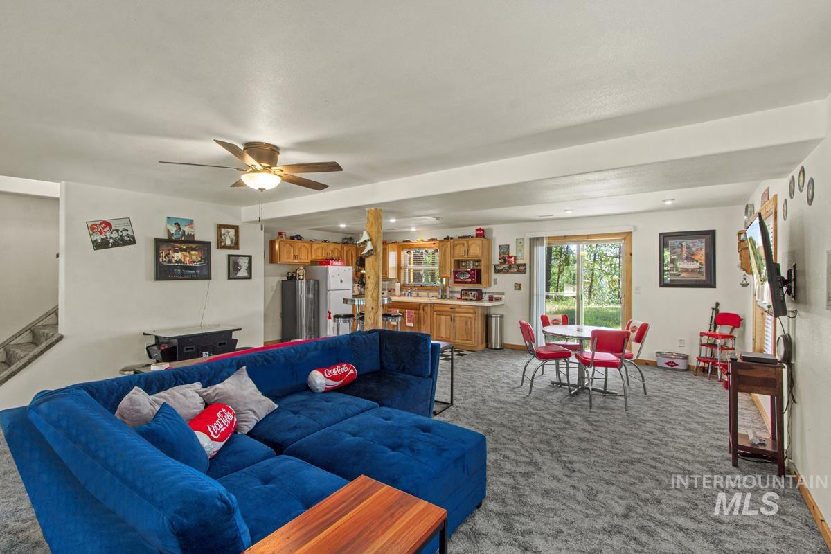 1650 Crown Point Parkway, Cascade, Idaho 83611, 3 Bedrooms, 3 Bathrooms, Residential For Sale, Price $879,000, 98950403