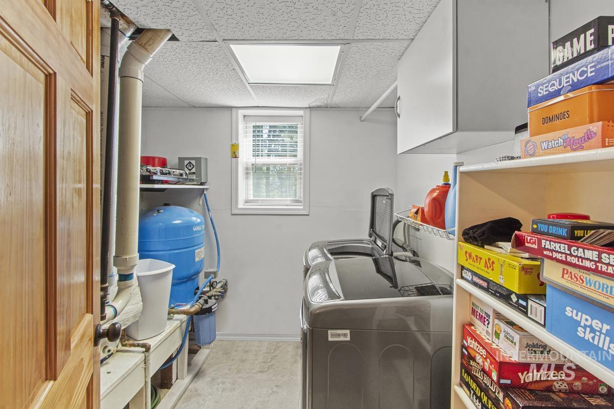 1650 Crown Point Parkway, Cascade, Idaho 83611, 3 Bedrooms, 3 Bathrooms, Residential For Sale, Price $879,000, 98950403