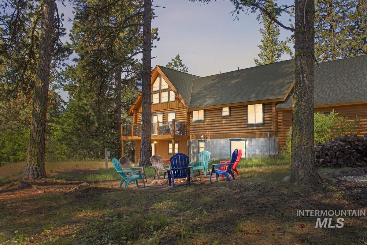 1650 Crown Point Parkway, Cascade, Idaho 83611, 3 Bedrooms, 3 Bathrooms, Residential For Sale, Price $879,000, 98950403