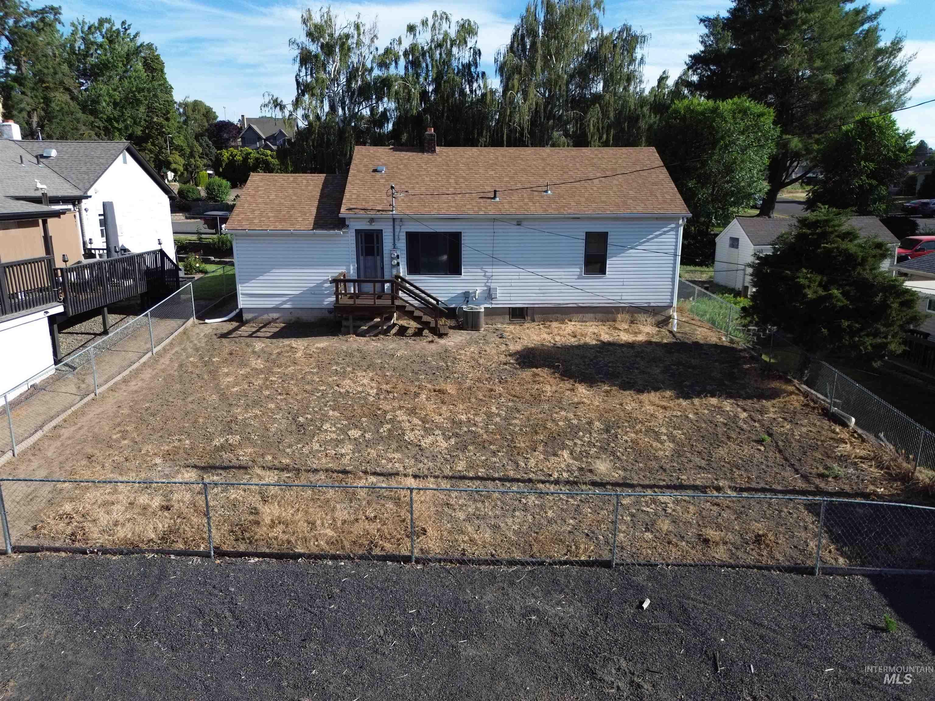 1811 17th Avenue, Lewiston, Idaho 83501, 4 Bedrooms, 2 Bathrooms, Residential For Sale, Price $335,000, 98950472