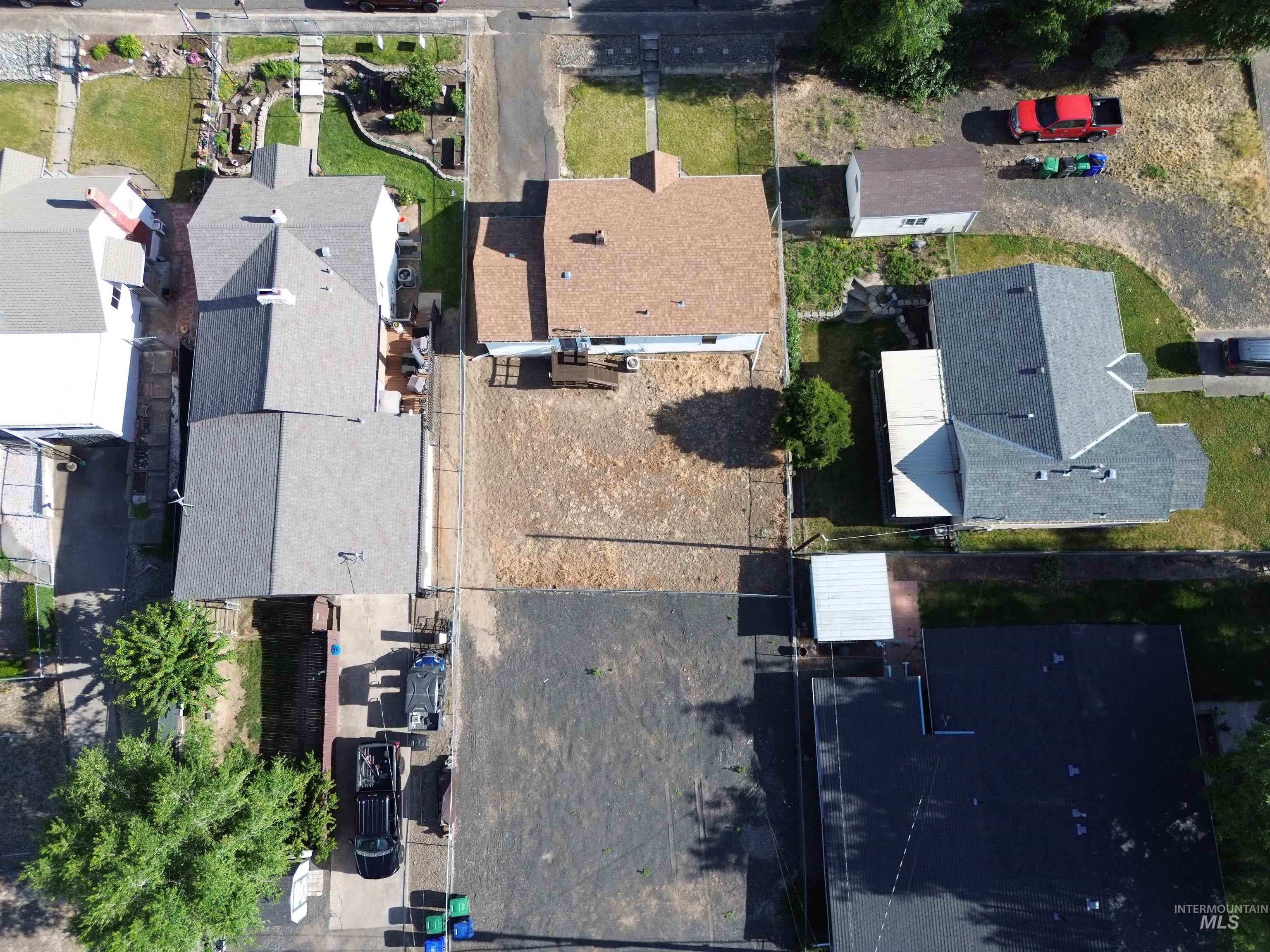 1811 17th Avenue, Lewiston, Idaho 83501, 4 Bedrooms, 2 Bathrooms, Residential For Sale, Price $335,000, 98950472