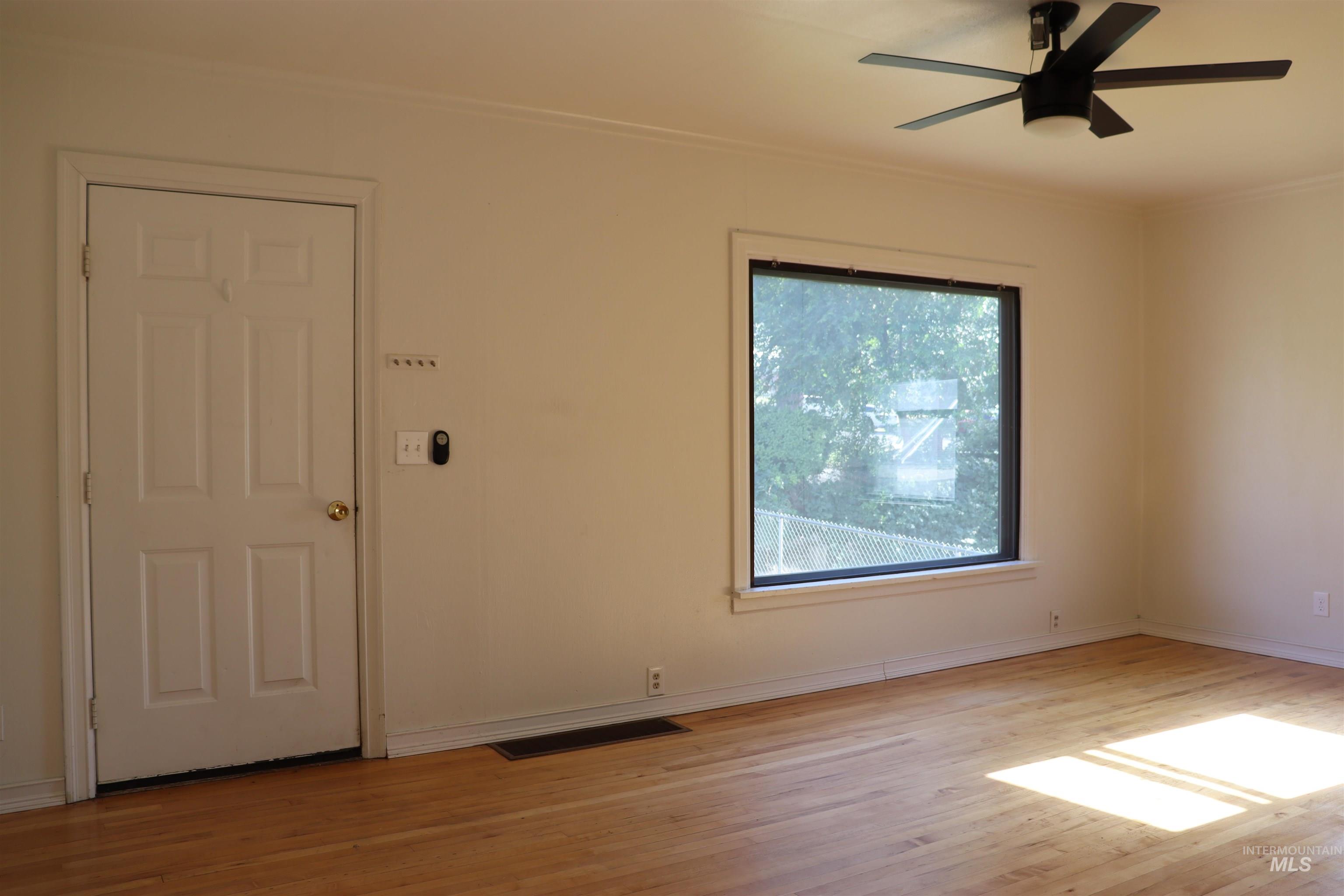 1811 17th Avenue, Lewiston, Idaho 83501, 4 Bedrooms, 2 Bathrooms, Residential For Sale, Price $335,000, 98950472