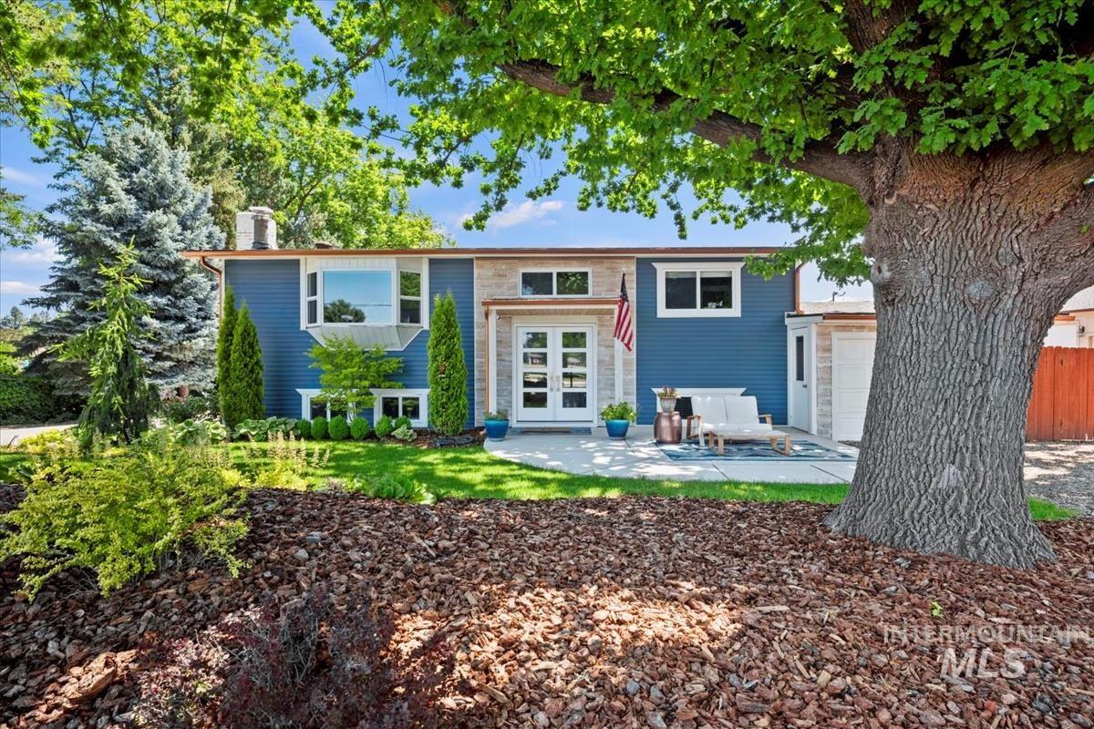 632 N Edgewood Ln, Eagle, Idaho 83616-5314, 4 Bedrooms, 2 Bathrooms, Residential For Sale, Price $569,000, 98950564