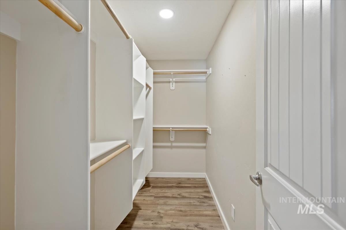 632 N Edgewood Ln, Eagle, Idaho 83616-5314, 4 Bedrooms, 2 Bathrooms, Residential For Sale, Price $569,000, 98950564