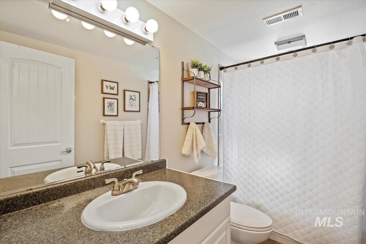 632 N Edgewood Ln, Eagle, Idaho 83616-5314, 4 Bedrooms, 2 Bathrooms, Residential For Sale, Price $569,000, 98950564