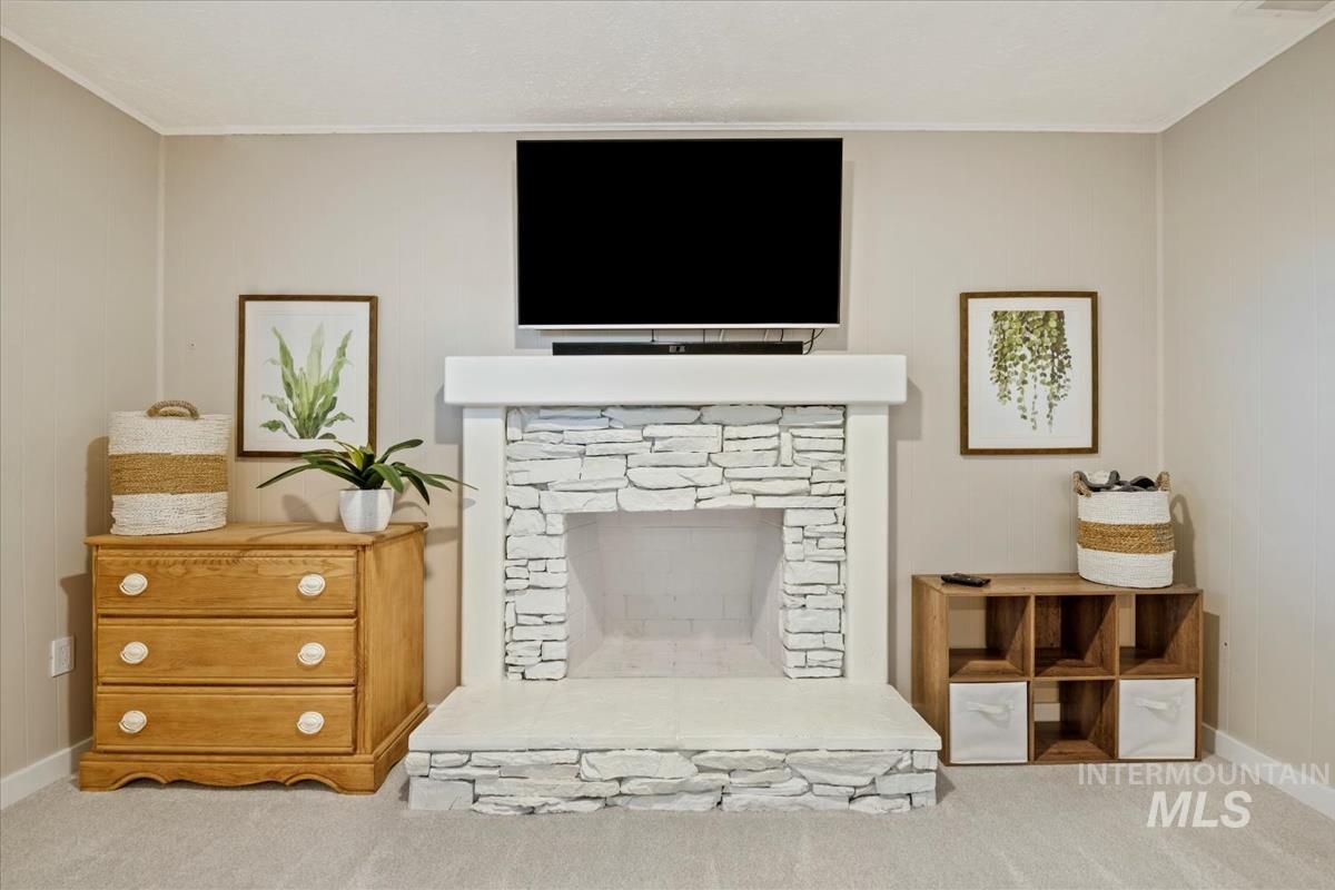 632 N Edgewood Ln, Eagle, Idaho 83616-5314, 4 Bedrooms, 2 Bathrooms, Residential For Sale, Price $569,000, 98950564