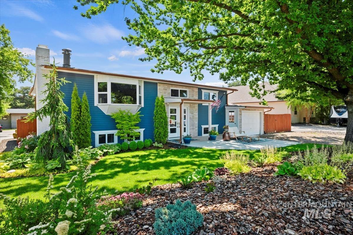 632 N Edgewood Ln, Eagle, Idaho 83616-5314, 4 Bedrooms, 2 Bathrooms, Residential For Sale, Price $569,000, 98950564