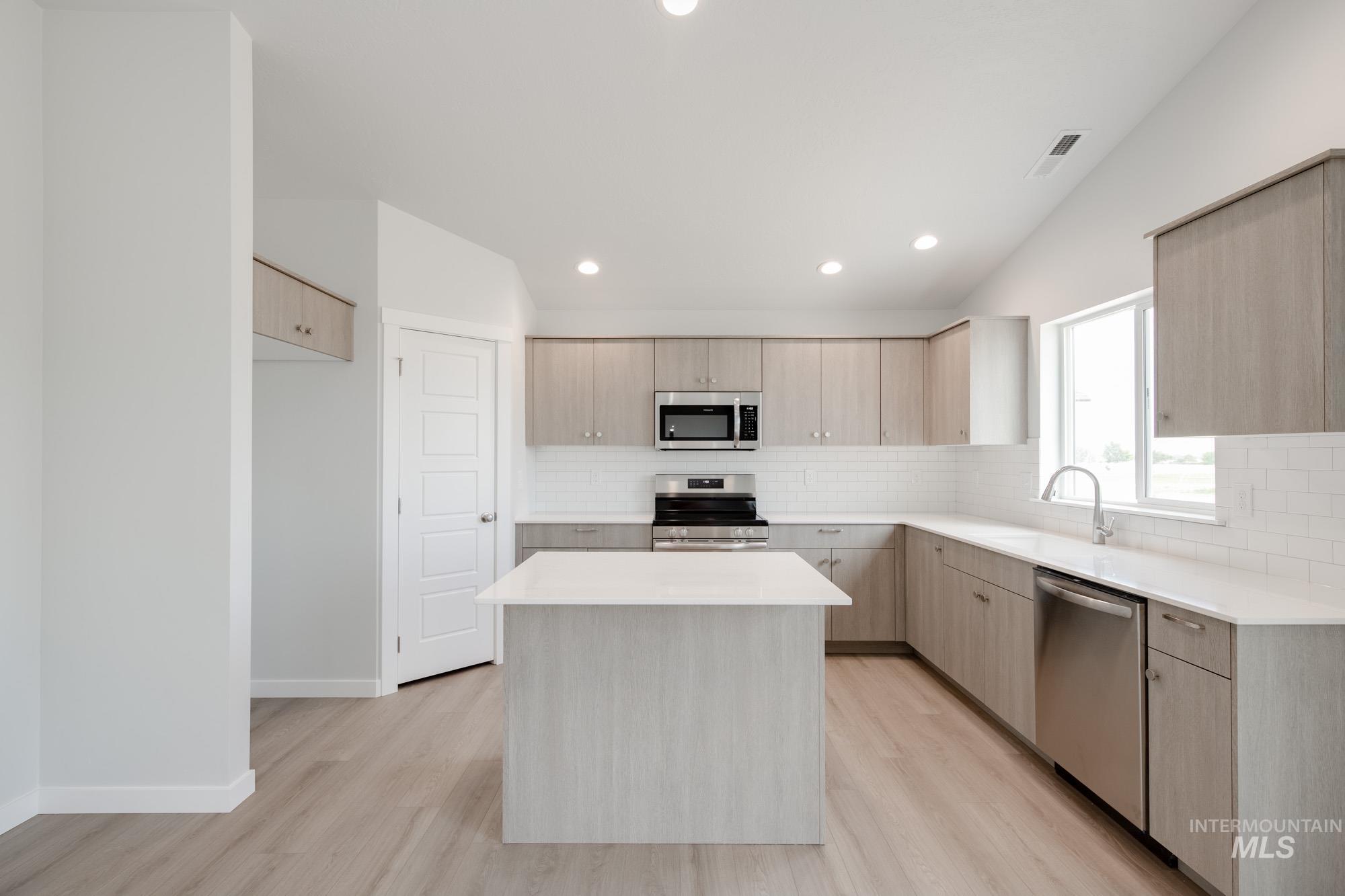 3806 W Tribute St, Meridian, Idaho 83642, 4 Bedrooms, 2 Bathrooms, Residential For Sale, Price $464,990, 98950598