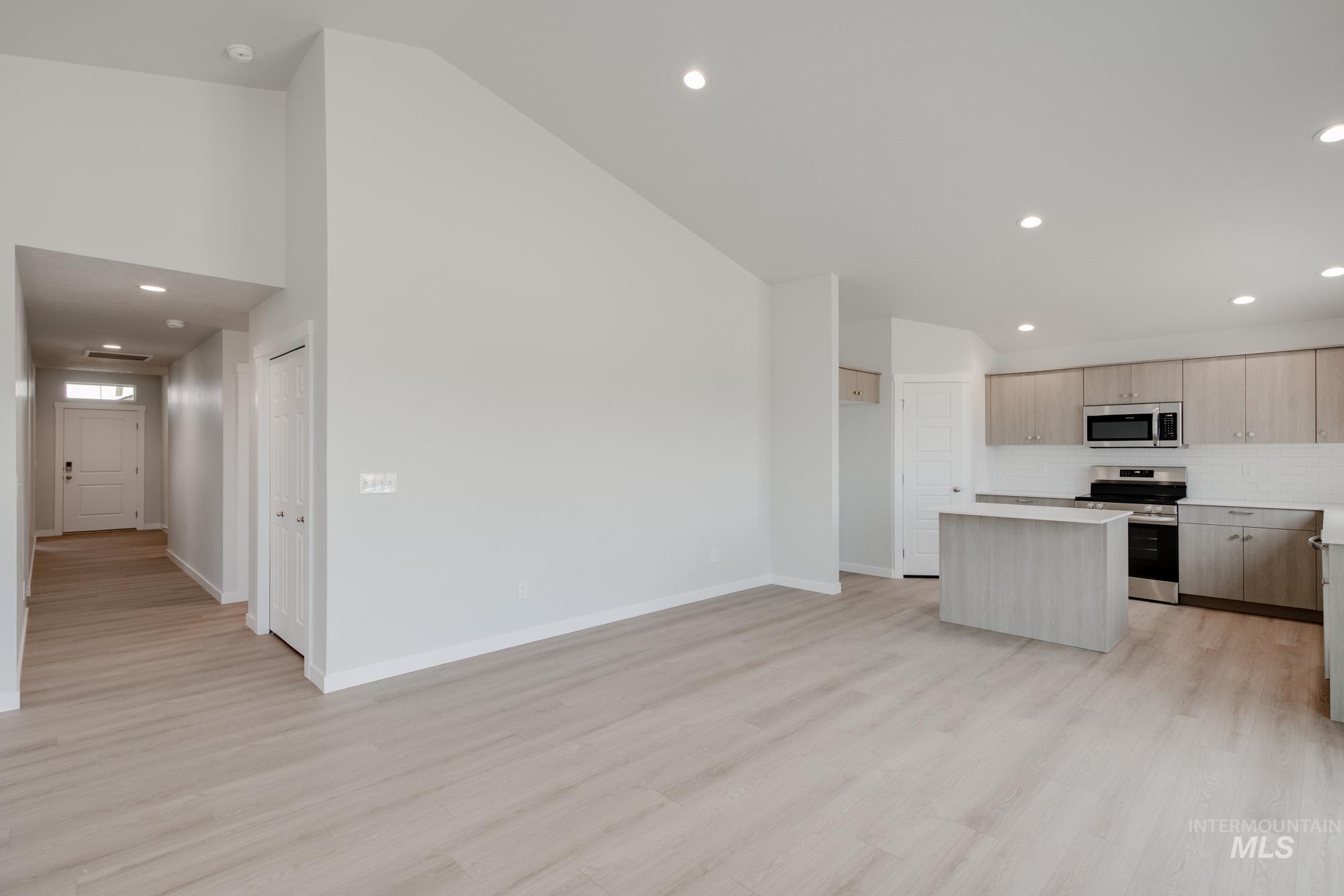 3806 W Tribute St, Meridian, Idaho 83642, 4 Bedrooms, 2 Bathrooms, Residential For Sale, Price $464,990, 98950598