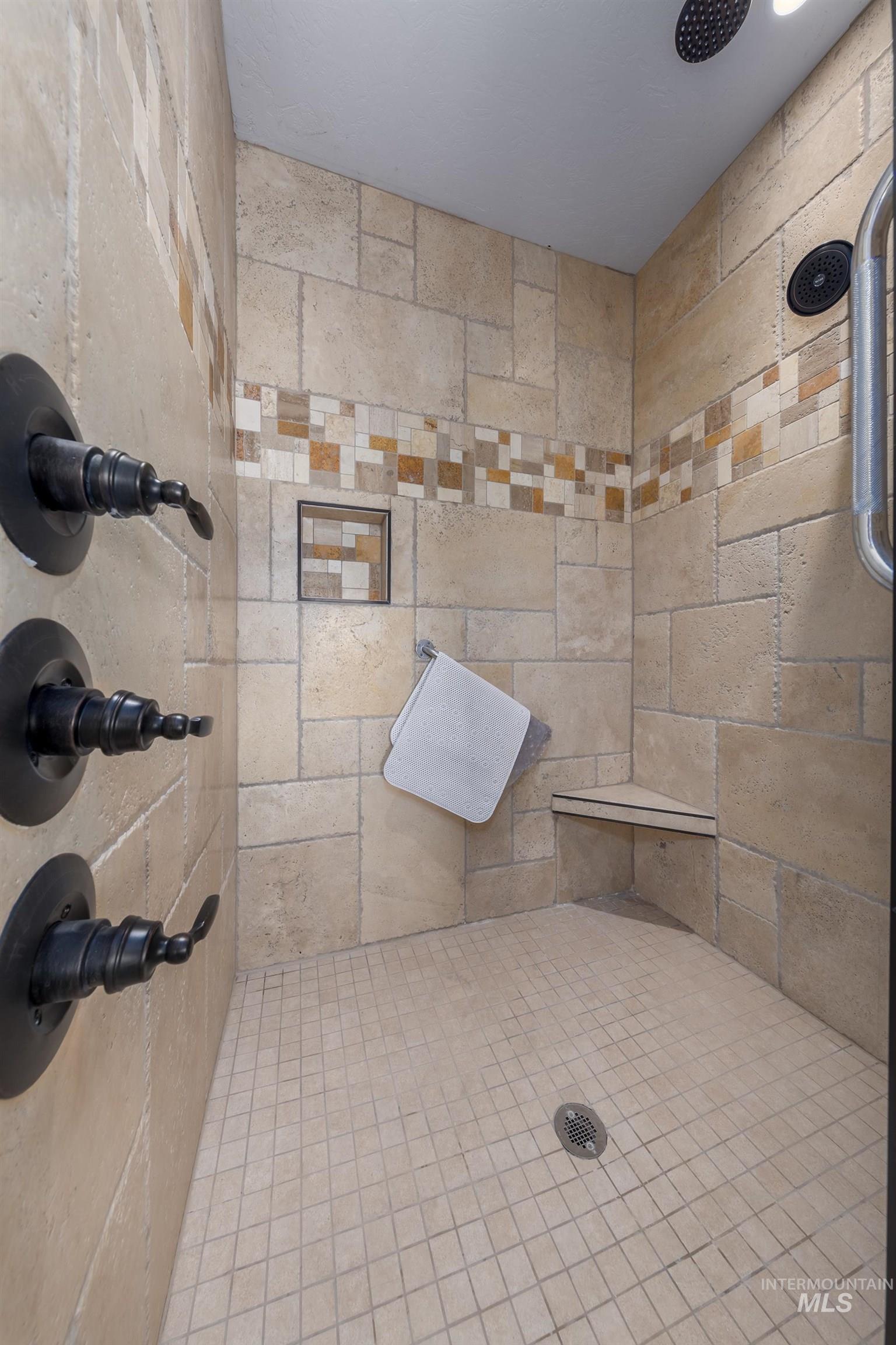 4920 & 4940 Hwy 72, New Plymouth, Idaho 83655, 3 Bedrooms, 3 Bathrooms, Residential For Sale, Price $1,849,500, 98950614