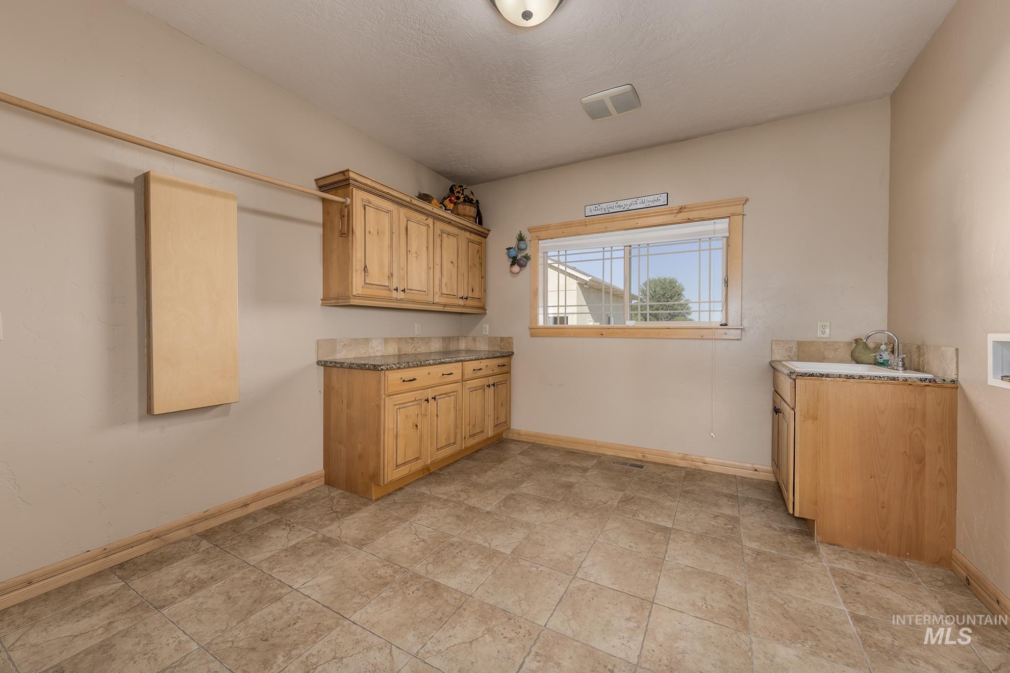 4920 & 4940 Hwy 72, New Plymouth, Idaho 83655, 3 Bedrooms, 3 Bathrooms, Residential For Sale, Price $1,849,500, 98950614