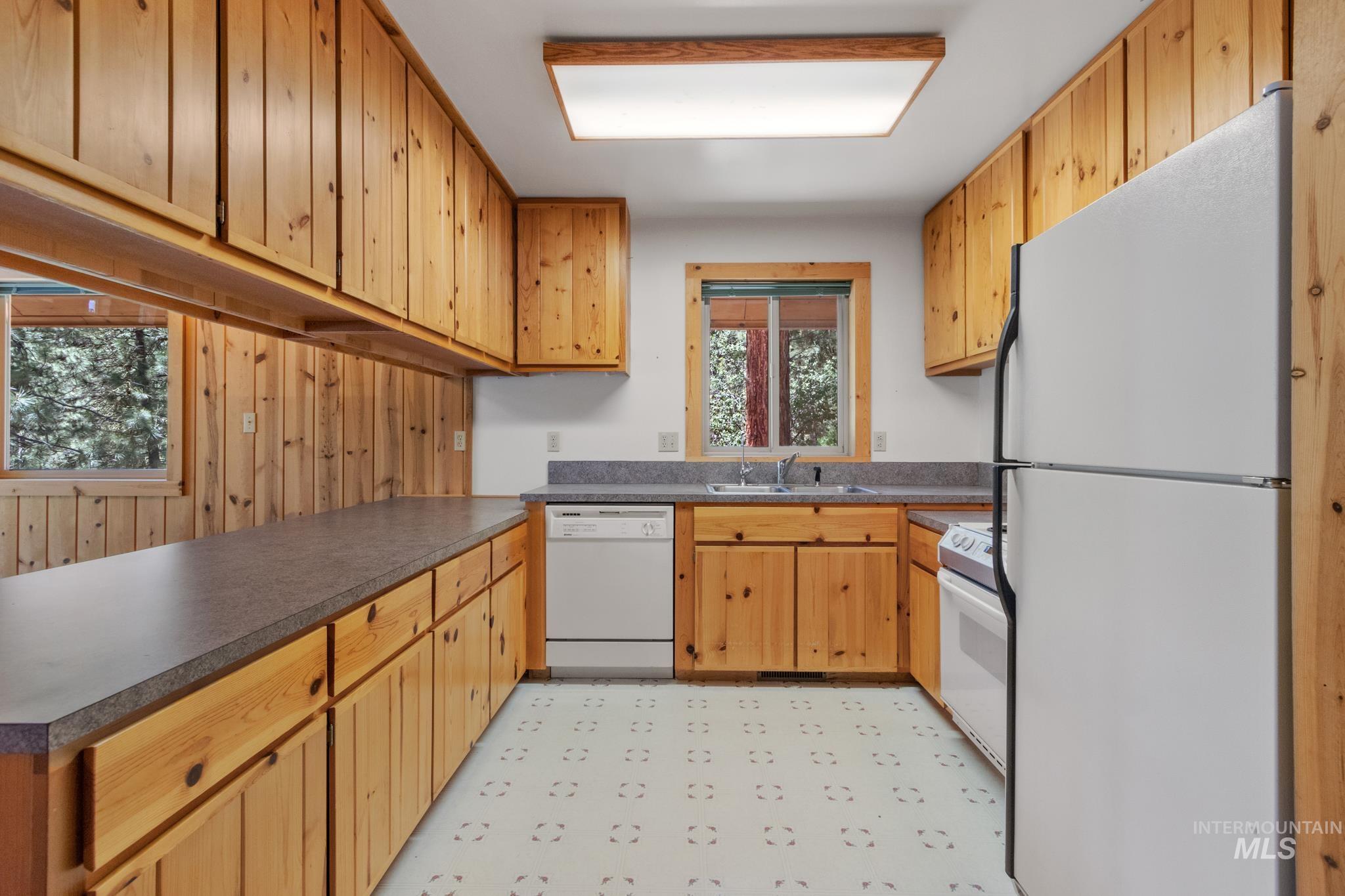 4 Pinon Way, Idaho City, Idaho 83631, 2 Bedrooms, 2 Bathrooms, Residential For Sale, Price $539,000, 98950616