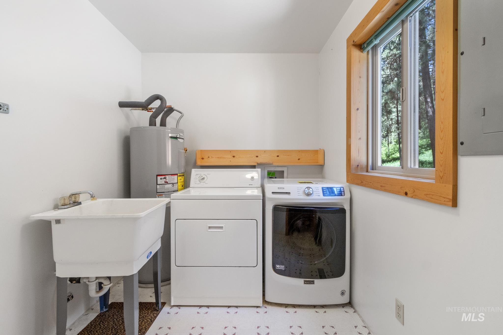 4 Pinon Way, Idaho City, Idaho 83631, 2 Bedrooms, 2 Bathrooms, Residential For Sale, Price $539,000, 98950616