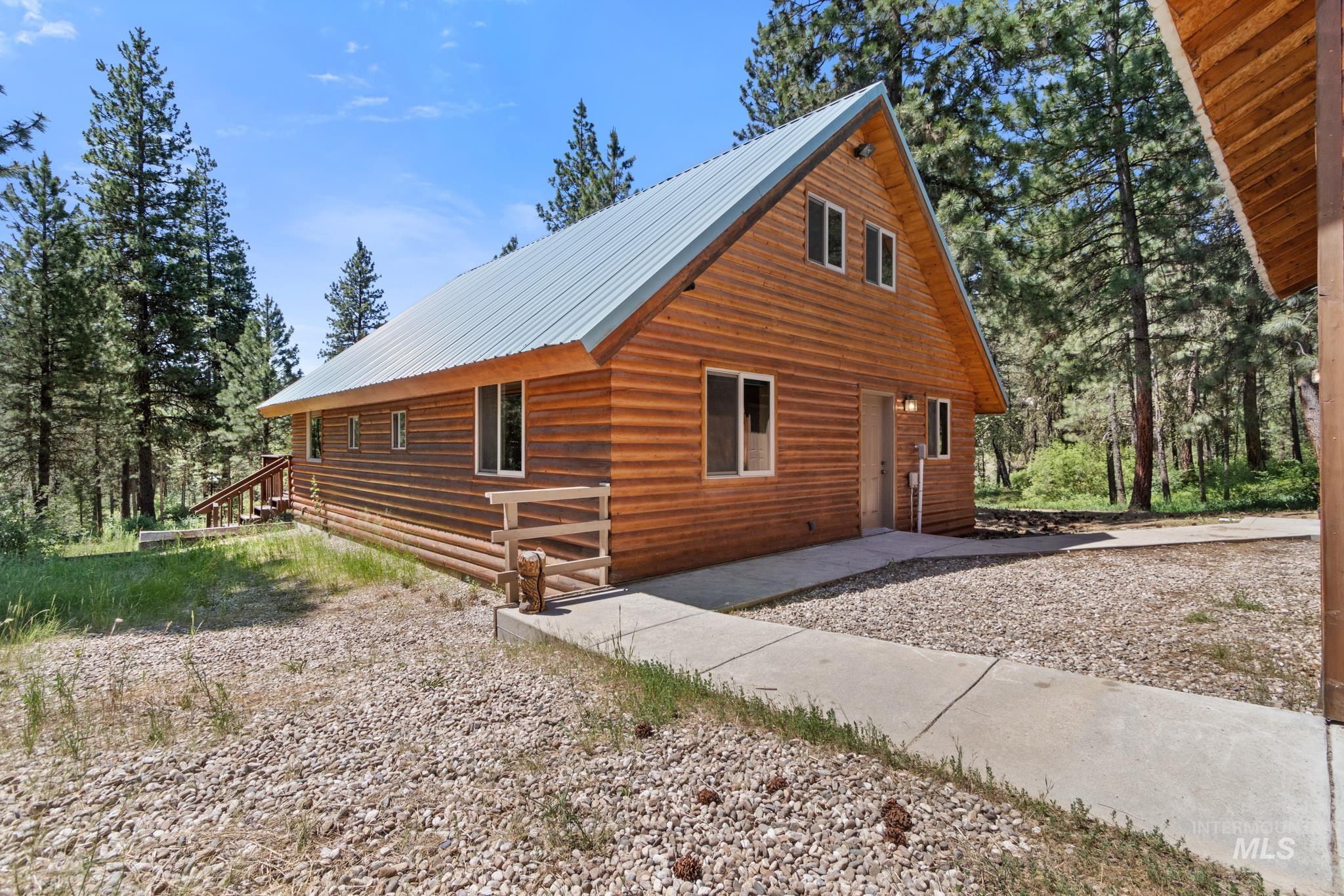 4 Pinon Way, Idaho City, Idaho 83631, 2 Bedrooms, 2 Bathrooms, Residential For Sale, Price $539,000, 98950616