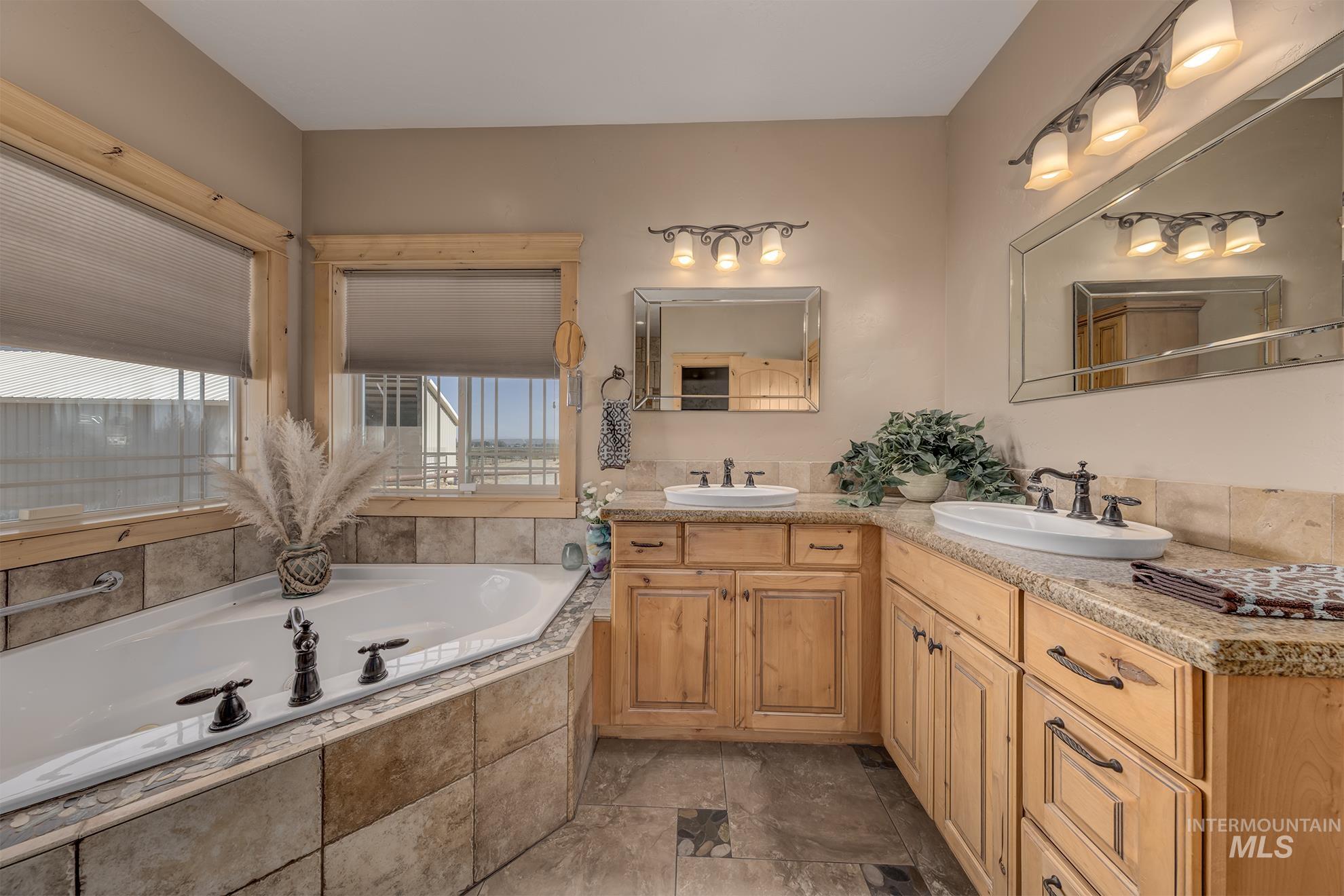 4920 & 4940 Hwy 72, New Plymouth, Idaho 83655, 3 Bedrooms, 3 Bathrooms, Farm & Ranch For Sale, Price $1,849,500, 98950619
