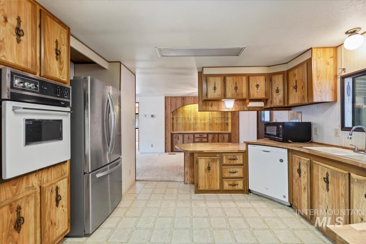 914 N Midland Blvd, Nampa, Idaho 83651, 3 Bedrooms, 2 Bathrooms, Residential For Sale, Price $114,900, 98950625