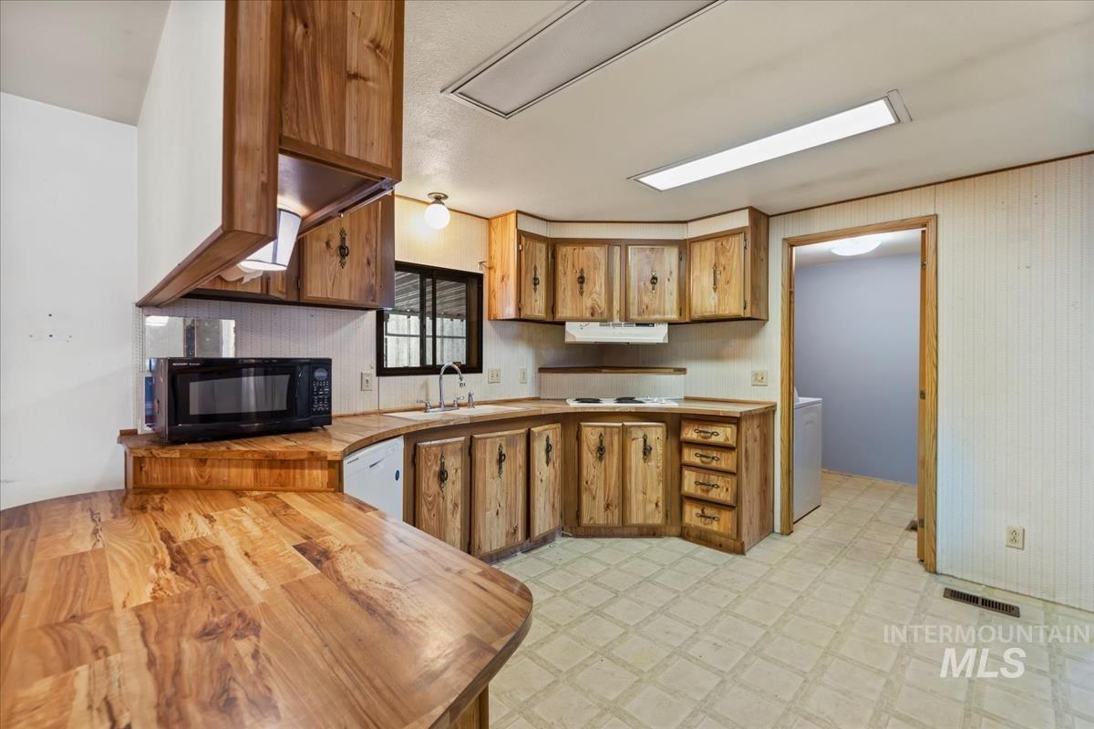 914 N Midland Blvd, Nampa, Idaho 83651, 3 Bedrooms, 2 Bathrooms, Residential For Sale, Price $114,900, 98950625